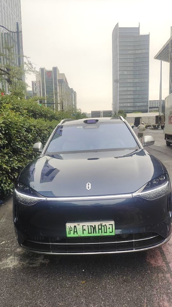 問界M9